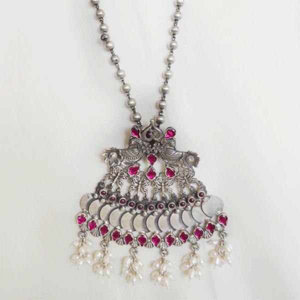 Long Chain Necklace With Pearl Pendant
