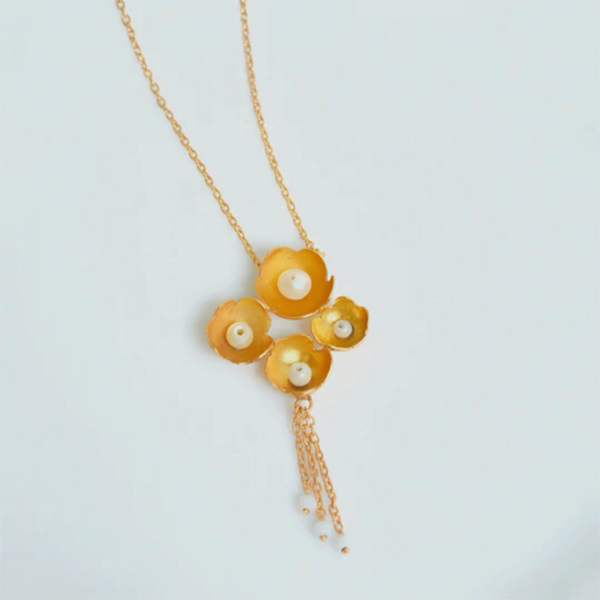 Pearl Persona silver Necklace with gold polish