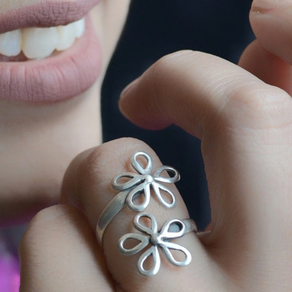 Silver flower design ring | fancy ring