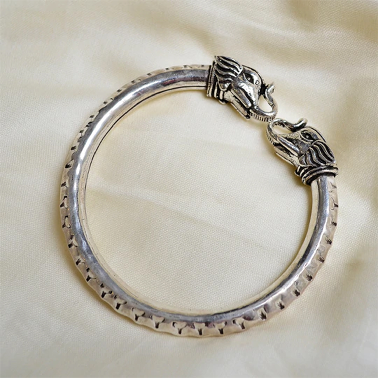 Ladies bracelets | Bracelets for women | Gold and diamond bracelets