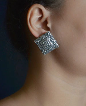 Square shape with decorative motif silver stud earring