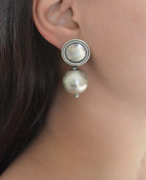 Ear stud with Silver ball earring