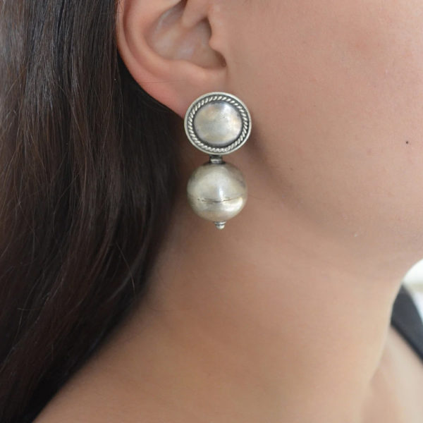Ear stud with Silver ball earring