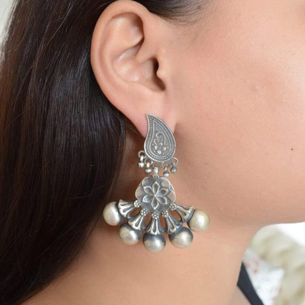 Classic silver earring | Graceful dangler