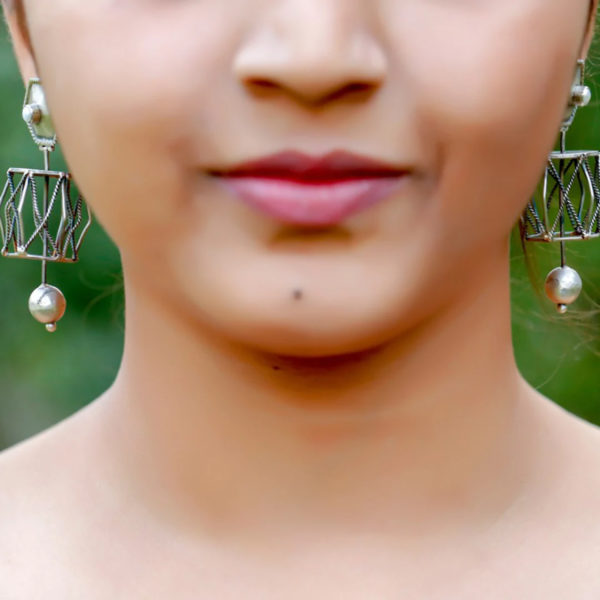 Drum shaped earrings | Danglers with pearls