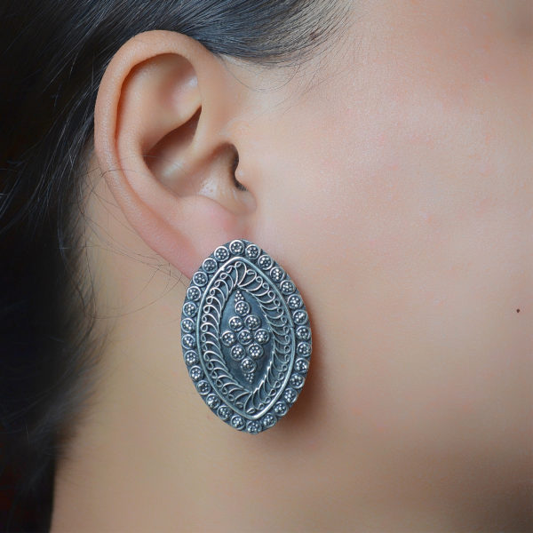 Oval shaped studs with stunning patterns
