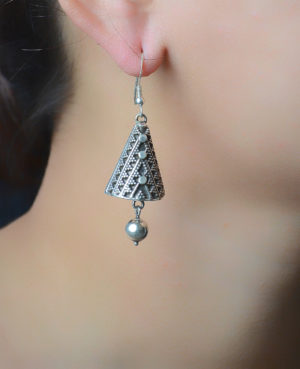 Cone shaped with alluring silver motif earring pair