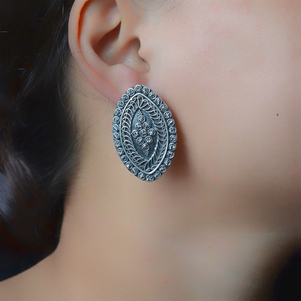 Oval shaped studs with stunning patterns
