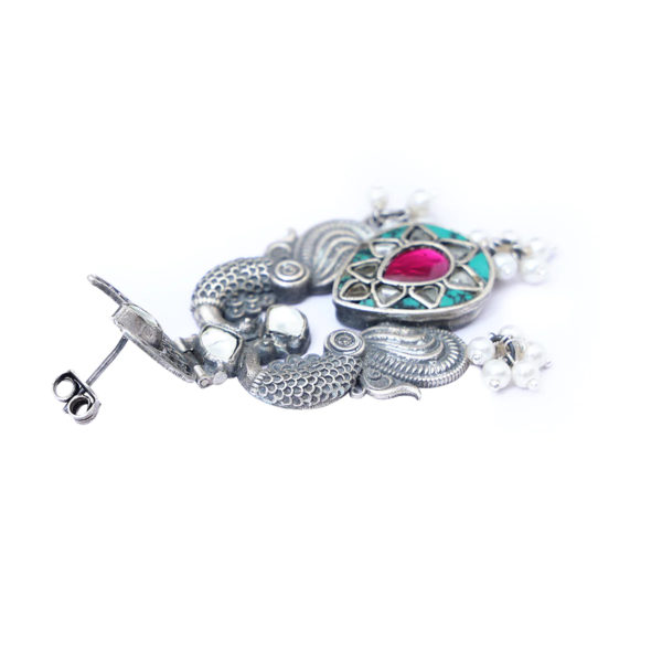 Charming Kundan silver earring
