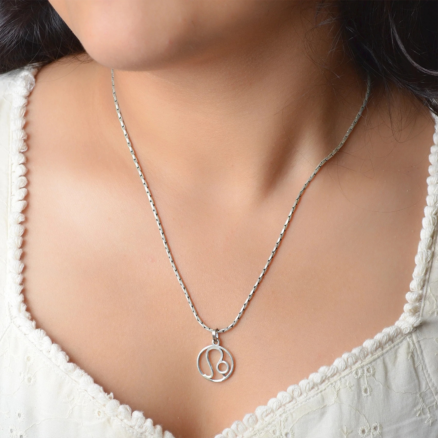 CANCER ZODIAC NECKLACE (STERLING SILVER) – KIRSTIN ASH (New Zealand)