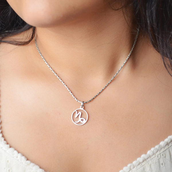 Capricorn zodiac pendant | Silver neckpiece with Zodiac sign