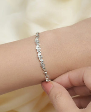 Whirl design silver bracelet | Charming Silver Bracelet